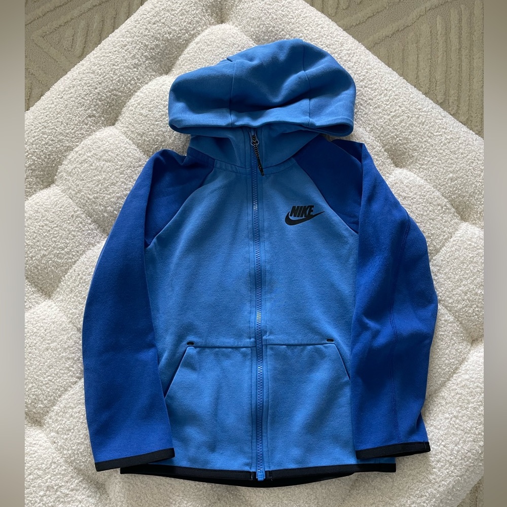 Blue Boys Nike Tech size XS